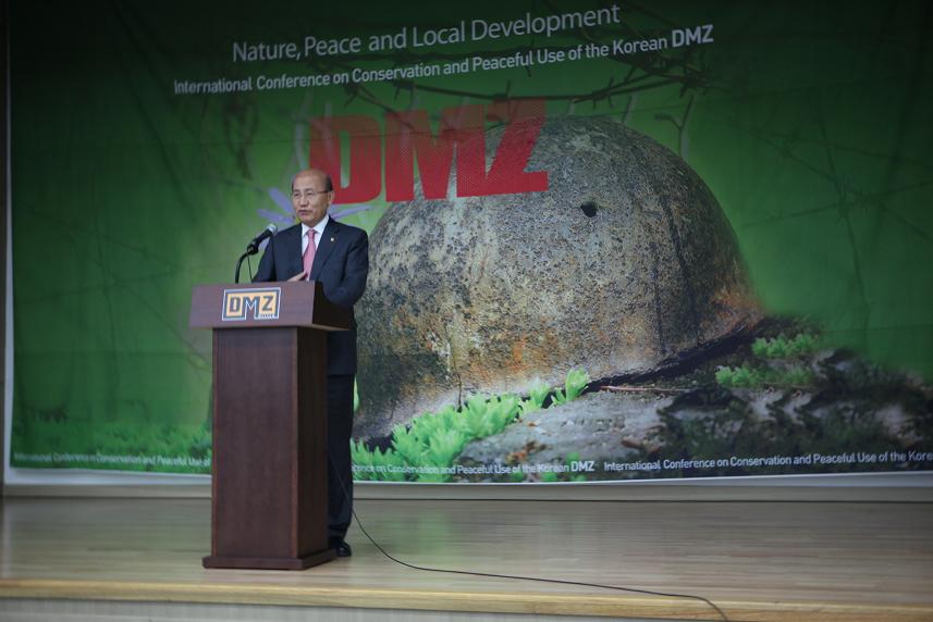 DMZ일원 생태/평화적 관리를 위한 국제컨퍼런스 개회식 섬네일 이미지 2