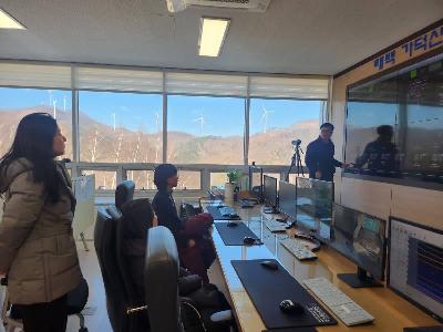 국내 첫 주민참여형 '태백 가덕산 풍력발전단지' 방문